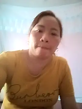 Cumhots111 Show Webcam