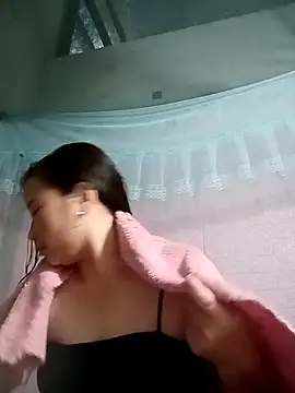 צ'אט XXX בשידור חי של Cumhots111