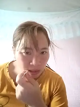 צ'אט XXX בשידור חי של Cumhots111