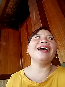 Cumhots111's Webcam Show