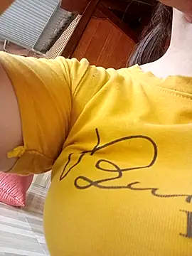 XXX chat uživo modela Cumhots111