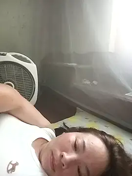 צ'אט XXX בשידור חי של Cumhots111