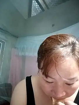 Cumhots111's Live XXX Chat