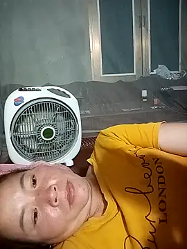 Cumhots111's Webcam Show