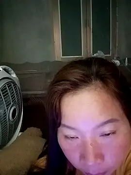 Cumhots111's Live XXX Chat