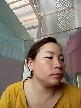 Cumhots111 Show Webcam