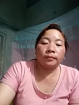 Cumhots111's Live XXX Chat