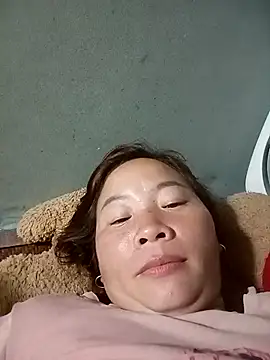 Cumhots111's Live XXX Chat