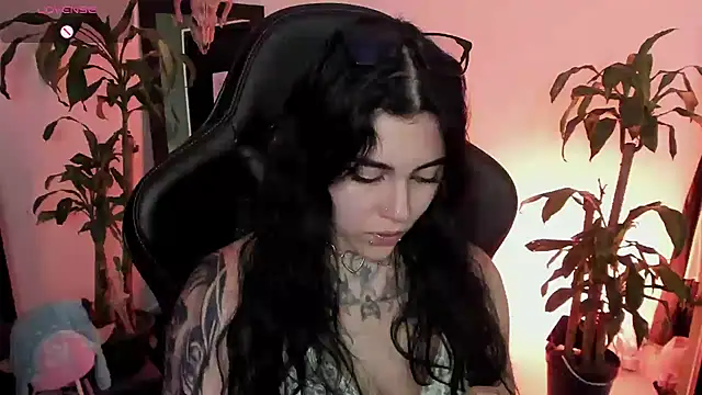 MissCharlottte_18 – Naživo XXX chat