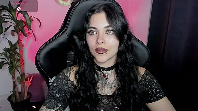 צ'אט XXX בשידור חי של MissCharlottte_18