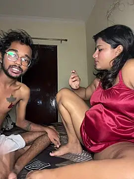 KitttoooUs Show in webcam