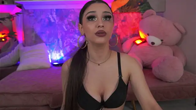 ZaraFeline Pertunjukan Webcam