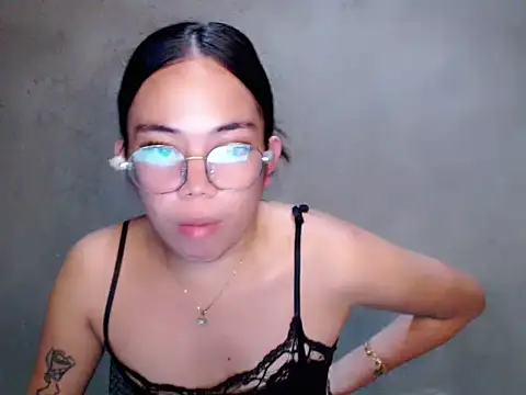 Urbabydollxxx 网络视讯表演