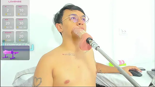 VelvetKoi's Webcam Show
