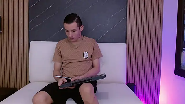 Isak_Berekoa Adlı Modelin Web Kamerası Şovu