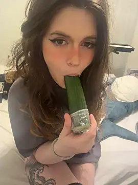 cutypiefull Show in webcam