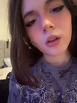 cutypiefull Show in webcam