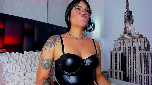 Barbara-Moon webcam show