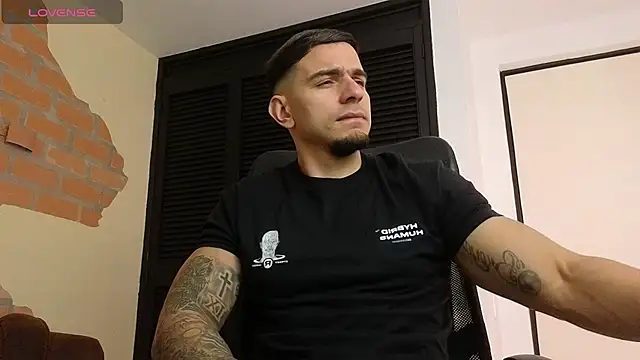 Josh_miller01のウェブカメラショー