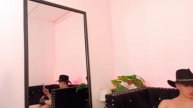 Apolo_Warrior Webcam-Show