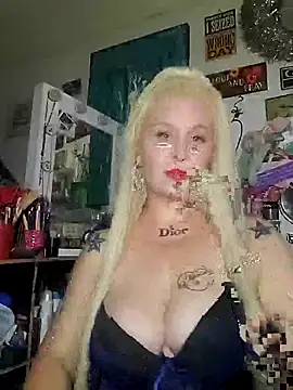 הופעת וובקאם של NutNmyGUTdaddy