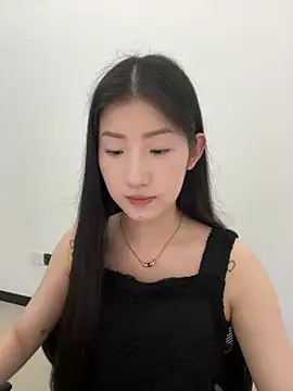 XXX chat uživo modela Mina_168