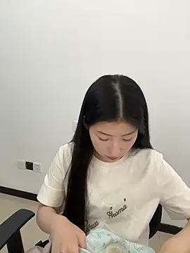 Mina_168's Live XXX Chat
