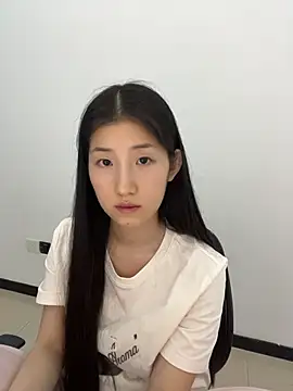 Mina_168 XXX чат на живо