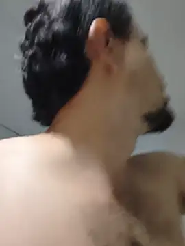 Alejo10051 webkamerás műsora