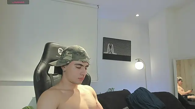zack_lenox Pertunjukan Webcam