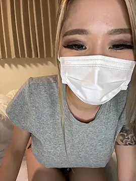 MOMOKA_33 Adlı Modelin Web Kamerası Şovu