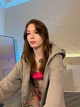 Chat +18 de Mili_Joy ao vivo