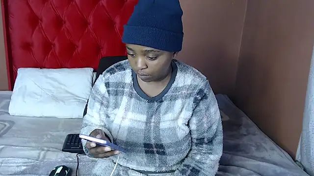 African_Busty: онлайн-секс-чат