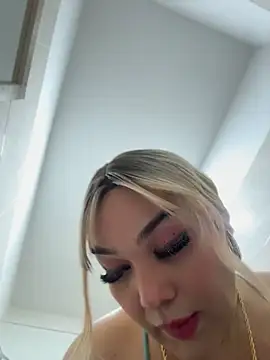 DirtyKhloy webcam show