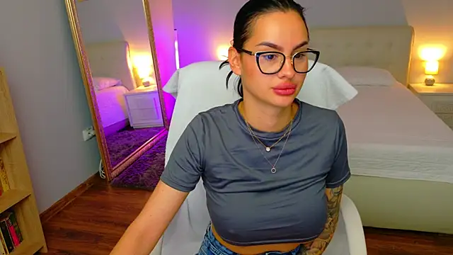 BabyyGirll_ Adlı Modelin Canlı XXX Sohbeti