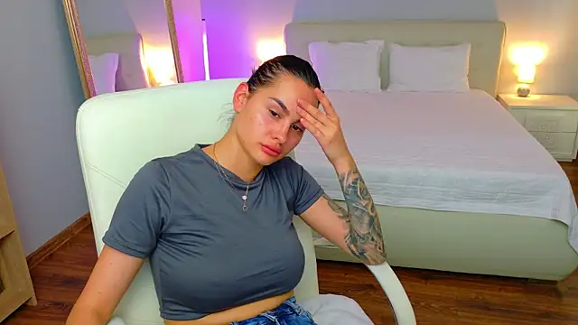 BabyyGirll_ Adlı Modelin Canlı XXX Sohbeti
