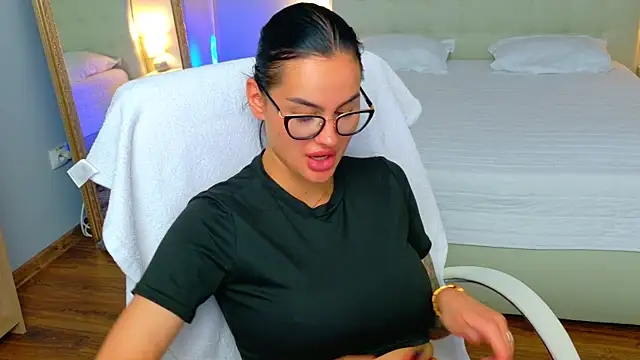 BabyyGirll_ élő XXX-chatje