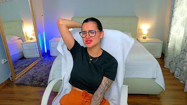 BabyyGirll_ লাইভ XXX চ্যাট