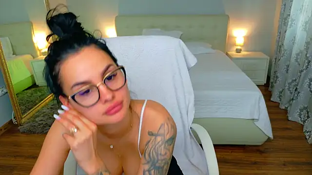BabyyGirll_ Adlı Modelin Canlı XXX Sohbeti