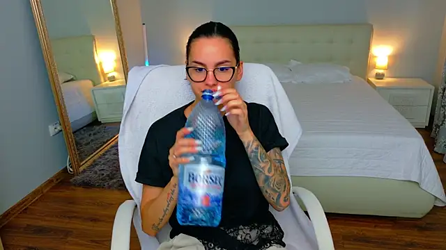BabyyGirll_ Chat XXX in diretta