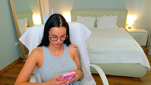 BabyyGirll_ Cameră chat live