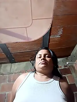 Dirty-violeta_19n Webbikameraesitys