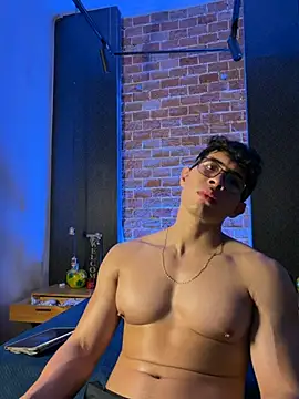 โชว์เว็บแคมของ GrayAndrews