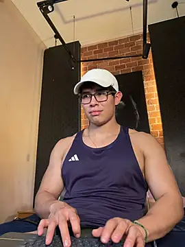 GrayAndrews Show in webcam
