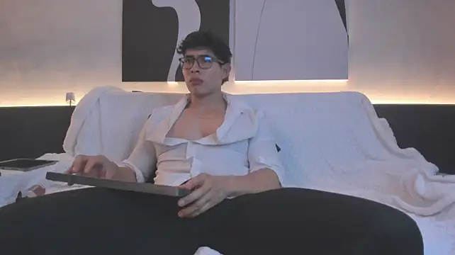 GrayAndrews' Webcam Show