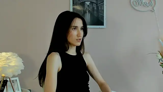 DelphineDowst Chat XXX in diretta