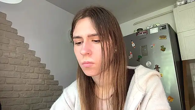 ZaraGuyette's Live Chat Room