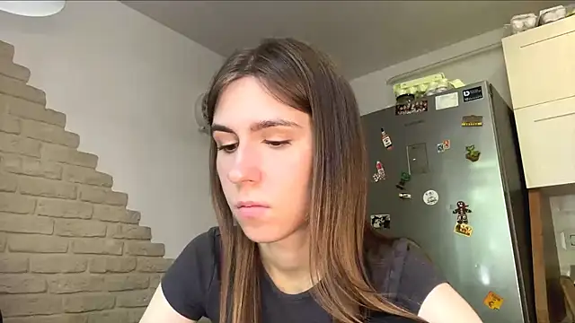 ZaraGuyette – Naživo chatovacia miestnosť