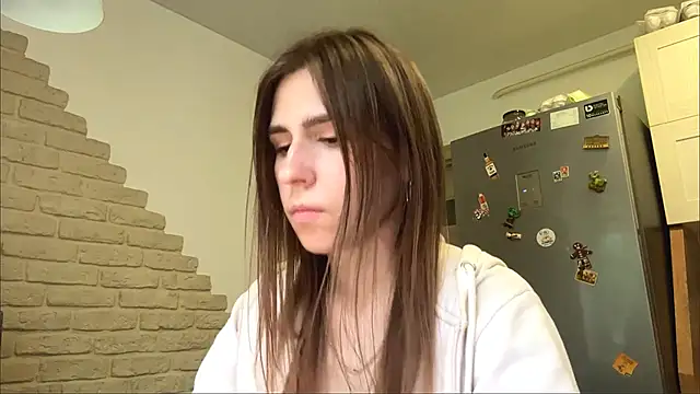 ZaraGuyette Show in webcam