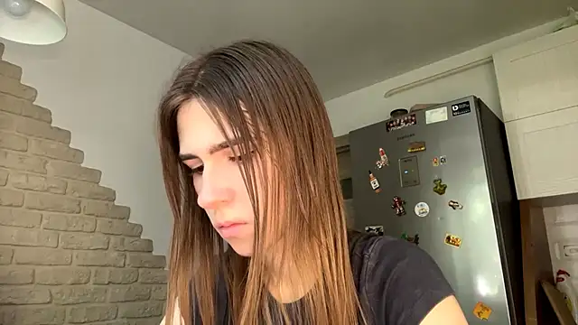 ZaraGuyette – Naživo chatovacia miestnosť